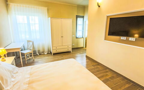 Podere Galieni: Design Intérieur, Mur, Sol, Sol, Bois, Plafond, Chambre, Éclairage, Lit, Pièce