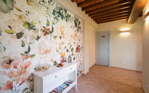 Podere Galieni: Design Intérieur, Plafond, Pétale, Pièce, Fond D'Écran, Art Floral, Fleurs De Coupe, Peindre, Moulage, Famille Rose