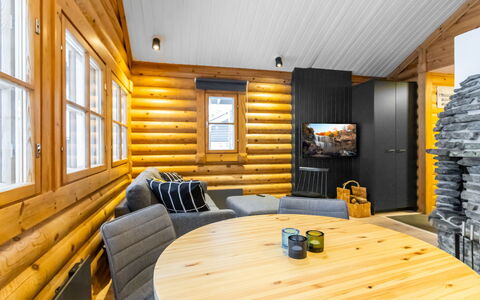 Njalla: Bois, Plafond, Design Intérieur, Cabane En Rondins, Tache De Bois, Luminaire, Dur, Salon, Planche, Parquet