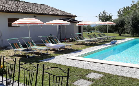 Villa Felice, Private Pool and Hills: Piscine, Mobilier De Jardin, Meubles, Recours, Maison, Zone Résidentielle, Arrière-Cour, Chaise, Hacienda, Biens