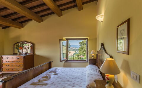 Villa Felice, Private Pool and Hills: Meubles, Mur, Design Intérieur, Domicile, Pièce, Lit, Chambre, Cadre, Plafond, Cadre De Lit
