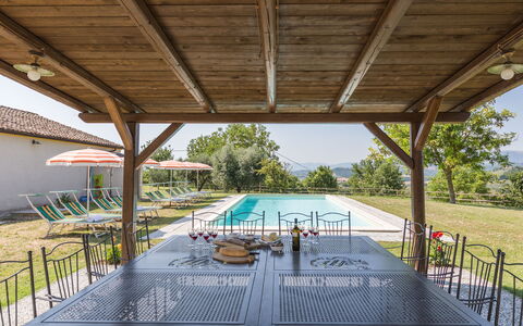 Villa Felice, Private Pool and Hills: Ferme, Piscine, Biens, Recours, Porche, Ombre, Hacienda, Jardin, Mobilier De Jardin, Cour