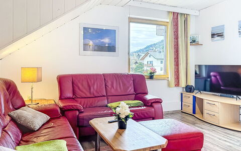 Appartement Juritsch: Meubles, Domicile, Salon, Chaise, Canapé, Hôtel, Table Basse, Plante D'Appartement, Recours