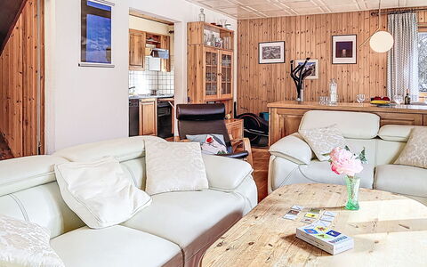 Chalet Chemin du Four: Meubles, Design Intérieur, Bois, Plafond, Canapé, Pièce, Salon, Éclairage, Domicile, Sol