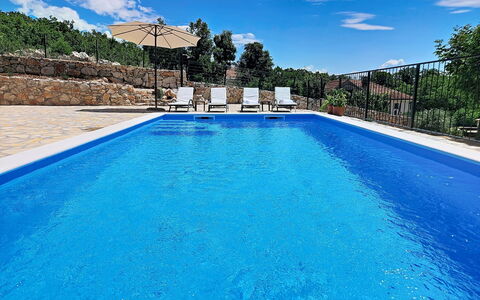 Dripić: Bleu, Piscine, Composite, Recours, Mobilier De Jardin, Eco Hôtel, Caractéristique De L'Eau, Balancelle, Ville Resort, Hôtel