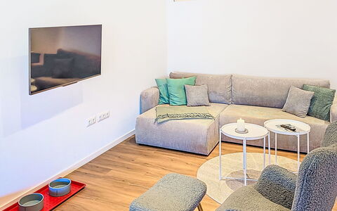 Wingst 105: Meubles, Design Intérieur, Sol, Sol, Canapé, Mur, Salon, Pièce, Domicile, Bois