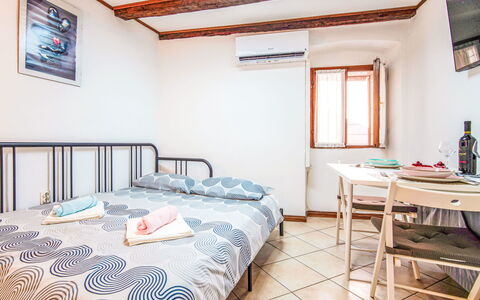 Piccolo Mondo: Chambre, Appartement, Lit, Domicile, Literie, Drap De Lit, Cadre De Lit, Linge, Dortoir, Hôtel