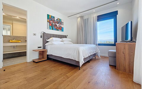 Aloa Iii: Lit, Meubles, Sol, Chambre, Bois, Sol, Design Intérieur, Parquet, Plafond, Drap De Lit