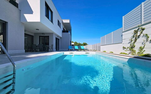 Aloa Iii: Bleu, Piscine, Composite, Recours, Villa, Hôtel, Eco Hôtel, Balcon