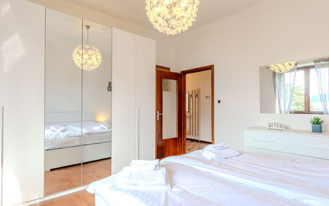 Onda Blu: Design Intérieur, Sol, Sol, Bois, Meubles, Lit, Plafond, Chambre, Pièce, Éclairage