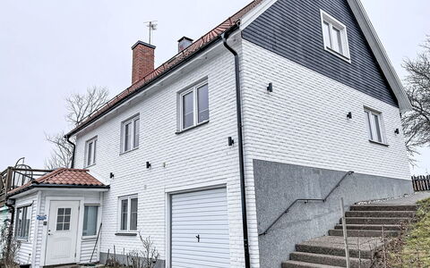 Stadsro: Domicile, Porte, Chalet, Cour, Chaise, Mobilier De Jardin, Arrière-Cour, Tableau De Plein Air, Plante D'Appartement, Store