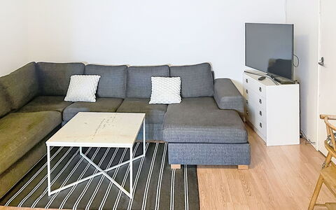 Stadsro: Domicile, Porte, Chalet, Cour, Chaise, Mobilier De Jardin, Arrière-Cour, Tableau De Plein Air, Plante D'Appartement, Store