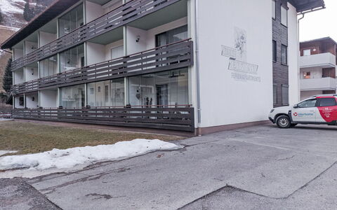 Enzian: Appartement, Familiale, Véhicule De Luxe, Mid-Taille Car, Balcon, L'Hiver