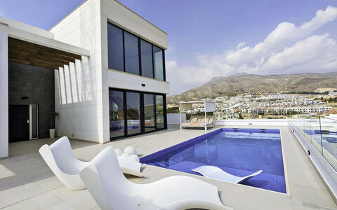 Residencial Panoramic: Piscine, Recours, Appartement, Ombre, Villa, Balcon, Hôtel, Conception, Chaise, Plante D'Appartement