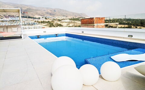 Residencial Panoramic: Piscine, Loisir, Recours, Mobilier De Jardin, Hôtel, Balancelle, Plante D'Appartement, Parapluie