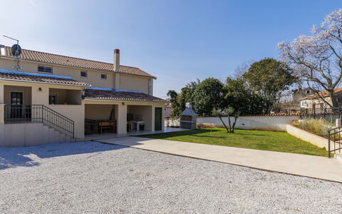 Tone i Maria: Appartement, Recours, Balcon, Hôtel, Piscine, Ville Resort, Plage