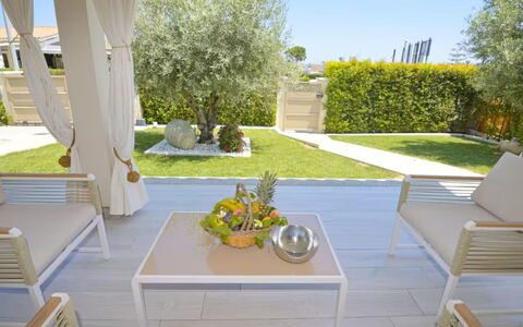 Villa Rei M&M: Appartement, Recours, Balcon, Hôtel, Piscine, Ville Resort, Plage