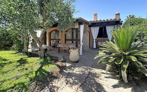 Viletta del Mirto: Biens, Jardin, Ombre, Arrière-Cour, Recours, Aménagement Paysager, Chaise, Hacienda, Mobilier De Jardin, Structure En Plein Air