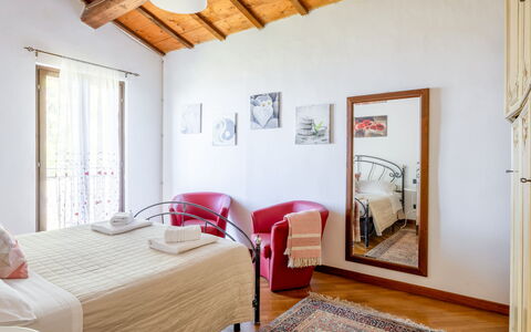 Casale Dolcemare: Meubles, Mur, Design Intérieur, Chambre, Lit, Sol, Sol, Drap De Lit, Literie, Pièce
