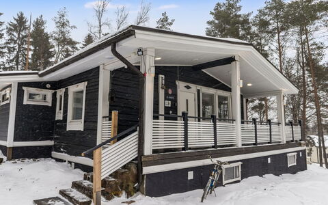 Villa Kökköharju: Bois, L'Hiver, Domicile, Neige, Gelé, Chalet, Siding, Porche, Cabane En Rondins