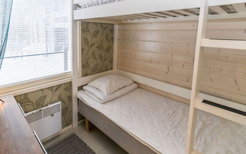 Villa Kökköharju: Design Intérieur, Mur, Chambre, Sol, Lit, Bois, Sol, Lit Superposé, Meubles, Literie