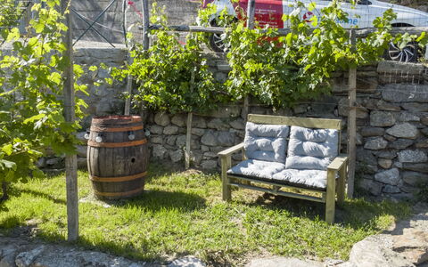 Valtellina 645: Pot De Fleur, Jardin, Mobilier De Jardin, Mur De Pierre, Ombre, Plante D'Appartement, Arrière-Cour, Dalle, Aménagement Paysager