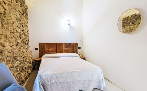 Valtellina 645: Mur, Chambre, Design Intérieur, Literie, Lit, Drap De Lit, Sol, Cadre De Lit, Pièce, Plafond