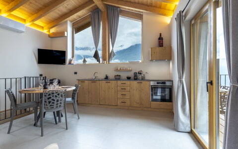 Valtellina 645: Design Intérieur, Domicile, Plafond, Pièce, Luminaire, Tache De Bois, Dur, Chaise, Salon