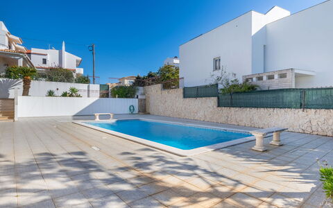 Ninho Do Mocho: Piscine, Composite, Tuile, Dalle, Ombre, Béton, Cour, Recours