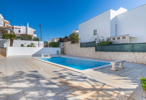 Ninho Do Mocho: Piscine, Composite, Tuile, Dalle, Ombre, Béton, Cour, Recours