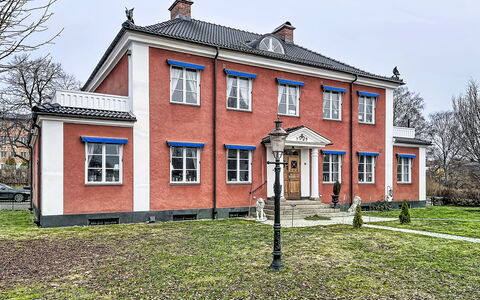 Herrgården: Bâtiment, Fenêtre, Maison, Domicile, Zone Résidentielle, Toit, Façade, Porte, Chalet, Biens