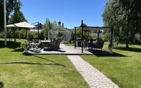 Herrgården: Jardin, Arbuste, Ombre, Lot Terre, Pelouse, Couverture De Sol, Aménagement Paysager, Dalle, Cour