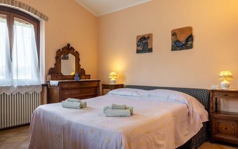Il Giuncheto, Pool, Amazing View, Umbrian Countrys: Lit, Meubles, Chambre, Literie, Design Intérieur, Drap De Lit, Mur, Bois, Linge, Pièce