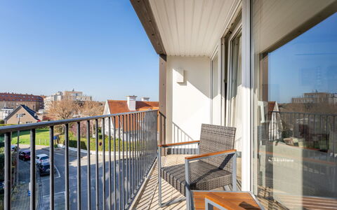 Studio 4.3 with Balcony & Airco: Colline, Domicile, Chaîne De Montagnes, Station De Montagne, Pente, Balcon, Chalet, Alpes, Vallée, Crête