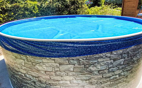 U Potůčku: Bleu, Composite, Piscine, Caractéristique De L'Eau