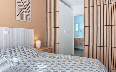 Aqui Sian Ben: Design Intérieur, Mur, Meubles, Sol, Chambre, Sol, Bois, Lit, Plafond, Éclairage