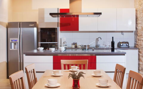 Poropati: Cuisine, Meubles, Appareil De Cuisine, Comptoir, Design Intérieur, Sol, Principaux Appliance, Cabinetry, Bois, Sol