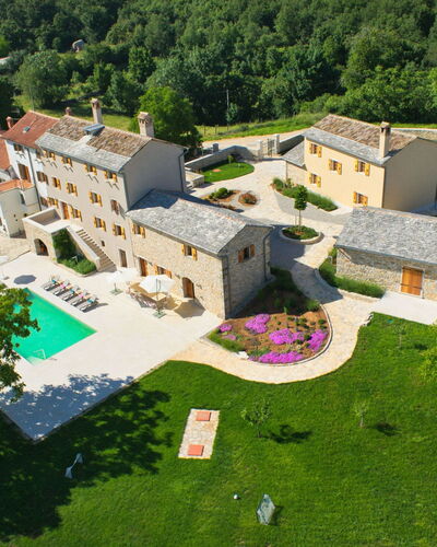 Poropati: Piscine, Recours, Zone Résidentielle, Biens, Établissements Humains, Thermes, Villa, Eco Hôtel, Mobilier De Jardin, Hôtel