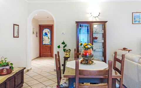 Dimora Lali: Meubles, Design Intérieur, Sol, Sol, Plafond, Table, Pièce, Éclairage, Table Cuisine Et Salle A Manger, Salle À Manger