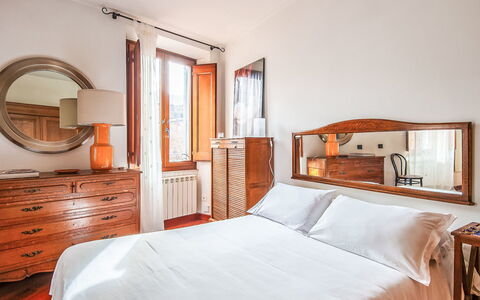 Solis Lux: Lit, Chambre, Meubles, Literie, Drap De Lit, Design Intérieur, Bois, Pièce, Sol, Sol