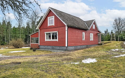 Villa Gärdet: Herbe, Bâtiment, Maison, Bois, Domicile, Toit, Chalet, Architecture, Zone Rurale, Lot Terre