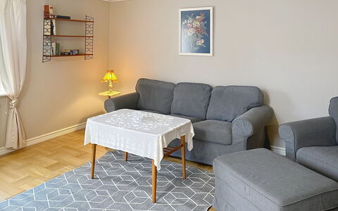 Villa Gärdet: Meubles, Sol, Design Intérieur, Sol, Canapé, Mur, Bois, Salon, Pièce, Appartement