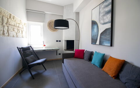 C-Home Historic House: Meubles, Design Intérieur, Mur, Sol, Sol, Pièce, Éclairage, Domicile, Canapé, Salon