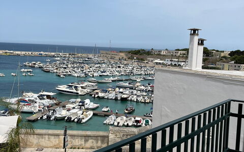 C-Home Historic House: Marina, Bateau, Navire, Voie Navigable, Bateaux Et Nautique - Materiel Et Fournitures, Mer, Port, Cotiers Et Relief Océaniques, Côte, Port