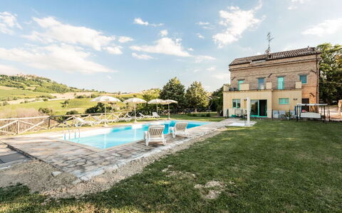 Villa Checco: Piscine, Biens, Villa, Manoir, Ferme, Hôtel