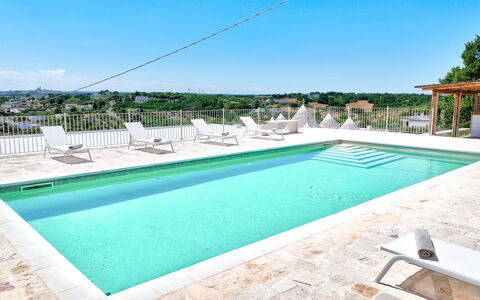 Trullo Miravista Valle D'Itria: Bleu, Piscine, Composite, Recours, Mobilier De Jardin, Balancelle, Eco Hôtel, Biens, Ville Resort, Thermes