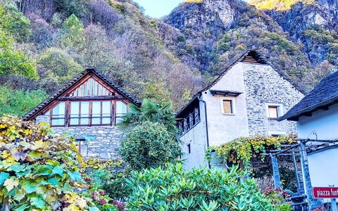 Casa Sambuco: Chaîne De Montagnes, Vallée, Alpes, Crête, Sommet, Quartier Général