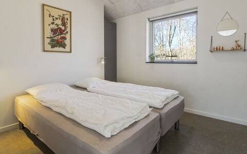 Biergh - 30Km from the Sea: Mur, Chambre, Lit, Plafond, Literie, Drap De Lit, Cadre De Lit, Daylighting, Plâtre, Matelas