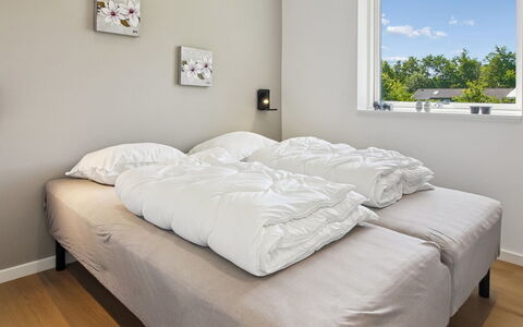 Biergh - 30Km from the Sea: Lit, Chambre, Literie, Drap De Lit, Bois, Linge, Design Intérieur, Cadre De Lit, Meubles, Sol