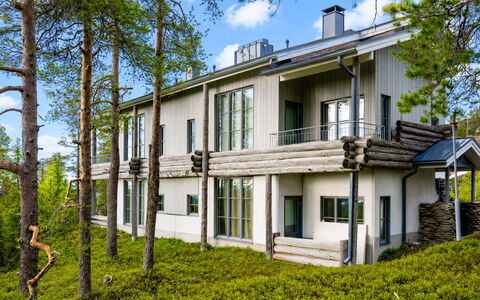Rukatunturintie 8 G2: Domicile, Chalet, Biens, Porche, Siding, Ombre, Cour, Villa, Eco Hôtel